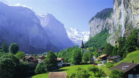 Konstytucja szwajcarii deklaruje kantony być suwerenne do tego stopnia, że ich władza nie jest kantony zatem odgrywają rolę w przyznawaniu obywatelstwa (naturalizacji) i ustalają wymagania. Góry, Wodospad, Domy, Drzewa, Lauterbrunnen, Szwajcaria