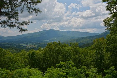 Your Guide To Visiting The Peaceful Side Of The Smokies Wears Valley