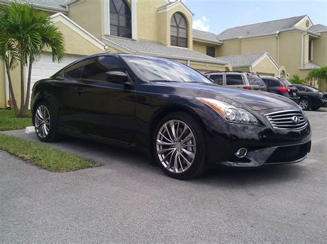 Both the g37 convertible and coupe have a back seat that's barely passable for kids. Test Drive: Short Test - 2011 Infiniti G37S Coupe