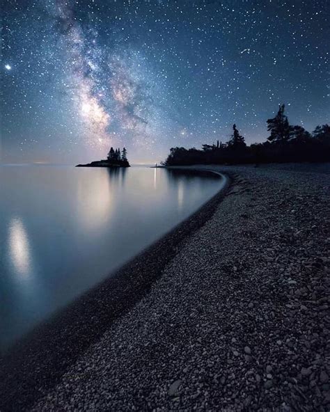North Shore Lake Superior Mn In 2020 Night Skies Sky Lake Landscape