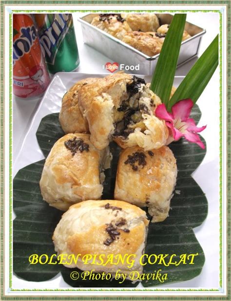 Maybe you would like to learn more about one of these? Buah Dapur Vika: Bolen Pisang Coklat
