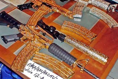 Some parts are interchangeable, such as adding a suppressor on the barrel. Narcos de mexico asesinan "con Estilo" | Cool guns, Hand ...