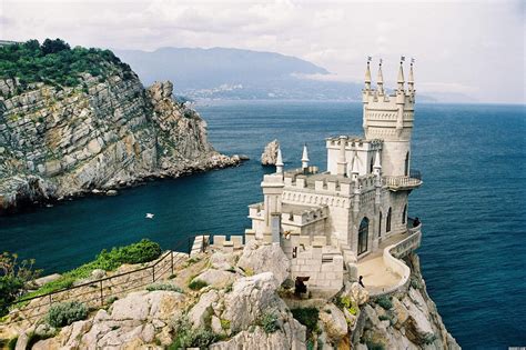 Península De Crimea Ciudad Yalta Travel Dreams Tower Bridge Trip