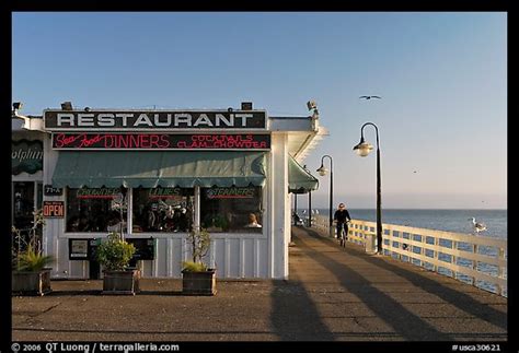 Coffee & tea, cafe $. Picture/Photo: Restaurant on the Pier. Santa Cruz ...