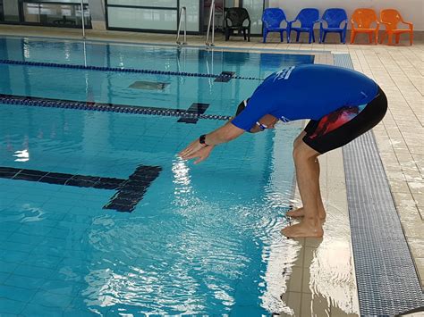 초보자를위한 프로처럼 다이빙하는 10 단계 웨스트 수영 기술 Tech Blog