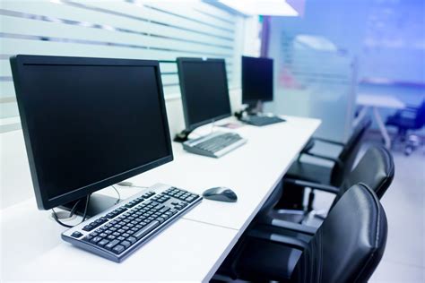 Tips For Choosing The Right Monitor For Your Office Pcs