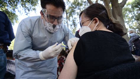 Las personas deben registrarse en el portal mivacuna.salud.gob.mx y para reservar tu cita para la aplicación se debe registrar también en el portal estatal vacunacion.jalisco.gob.mx a partir de. Vacunacion Jalisco - Municipios, sedes y todo lo que debes ...