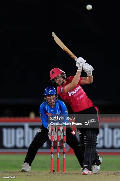 Ellyse Perry Of The Sixers Hits Four Runs During The Womens Big Bash