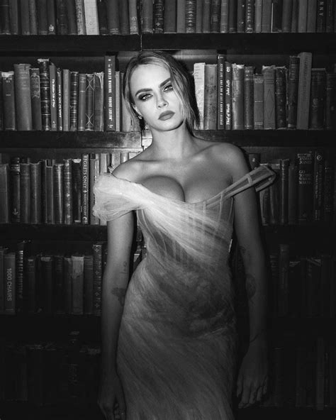 2023 Vanity Fair Oscar Party Photoshoot Rcaradelevingne