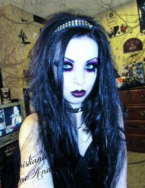 Pin By 210 317 0311 On Goth Gothic Hairstyles Gothic Girls Models