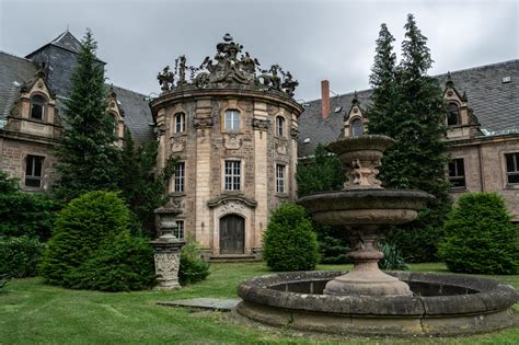 Schloss Vitzenburg In Germany Is Abandoned For Years Abandoned Mansions Abandoned Castles