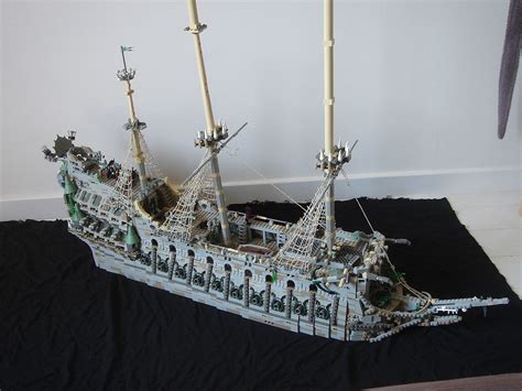 Hast du fragen an uns? Lego Flying Dutchman | Hollandais volant, Lego, Hollandais