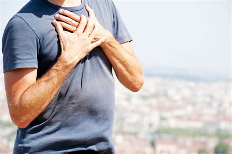 Tastbare raumforderung im bauch (durch eine innere blutung). Aneurysma • Symptome & Behandlung