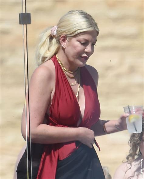 Free Sexy Tori Spelling Nude Album Girls