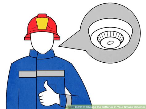 There is a green light on it that i can see when it is dark. How to Change the Batteries in Your Smoke Detector: 15 Steps