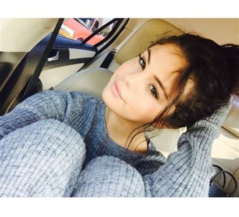 25 Stunning Selena Gomez Without Makeup Photos Fabbon