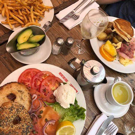 Based in new york, ny, joe allen restaurant is a small hospitality company with only 75 employees and an annual revenue of $1.8m. Joe Allen, Paris - Les Halles - Restaurant Avis, Numéro de ...