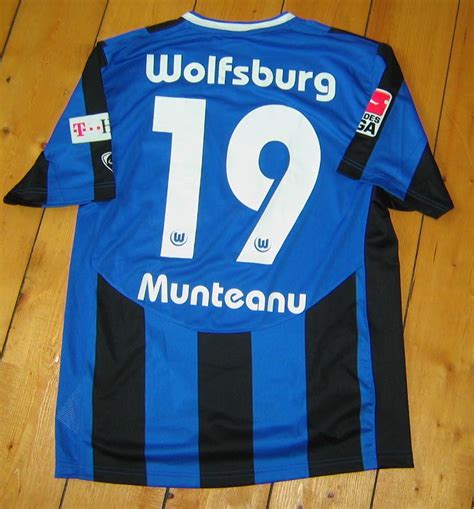 Bundesliga) actuele selectie met marktwaarden transfers geruchten speler statistieken programma nieuws. VfL Wolfsburg Away football shirt 2007 - 2008. Added on ...