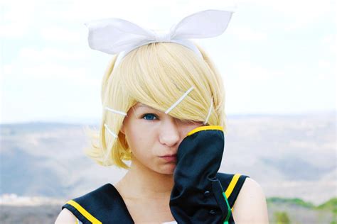 Rin Kagamine Cosplay 01 By Arrocito Chan On Deviantart