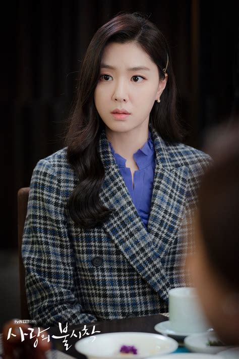 서지혜 / seo ji hye profession: BXH diễn viên - phim Hàn cuối tháng 12: Jang Nara theo sau Son Ye Jin