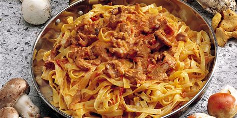 Check spelling or type a new query. Ricetta Tagliatelle ai finferli - La Cucina Italiana