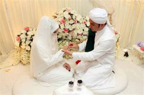 Hukum bersetubuh di bulan ramadhan dan dalilnya. Hukum Mencium Istri Saat Puasa Ramadhan, Bolehkah?