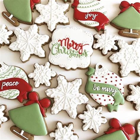 Make a christmas tree cookie, snowman cookie, and more. 10+ images about Christmas Cookies I love! on Pinterest ...