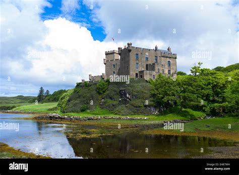 Highland Fortress Dunvegan Castle Highlands Ancestral Home Of Macleod