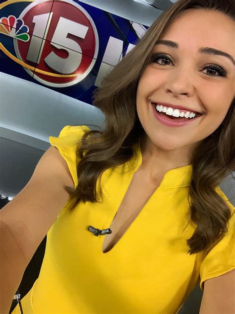 Amelia Jones - FOX6 Milwaukee : hot_reporters