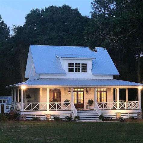 Pin By Suzanne Samoray On Wrap Around Porch House Plans Farmhouse