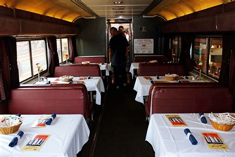 amtrak-is-ending-white-tablecloth-and-fresh-food-dining-car-tradition