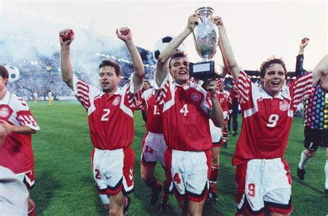 Em 1992 och turen hade kommit till sveriges att stå värd för en stor internationell fotbollsturnering på herrsidan. Sommeren 92: Holdet over dem alle - Ekstra Bladet