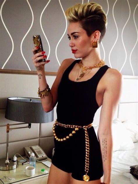 The Top Celebrity Selfies Secrets