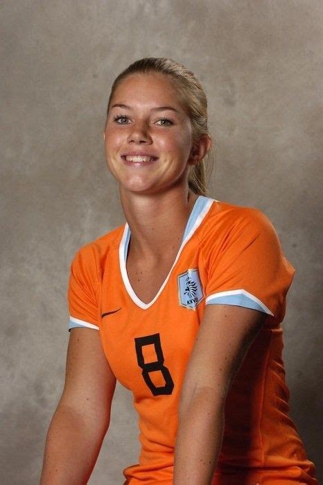anouk hoogendijk dutch footballer women s soccer female football player soccer girl