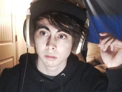 Leafyishere Wiki 2021 Net Worth Height Weight Relationship And Full