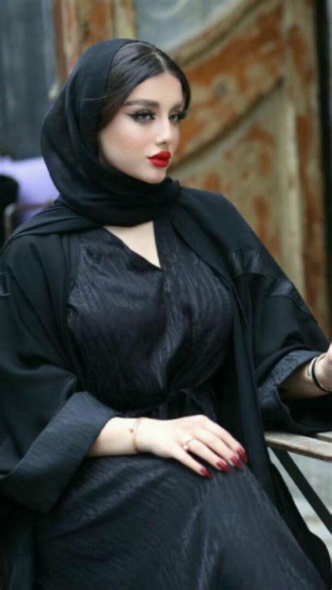 Pin By Sowizdrza Z Sosnowic On Plus Size Beautiful Arab Women Curvy