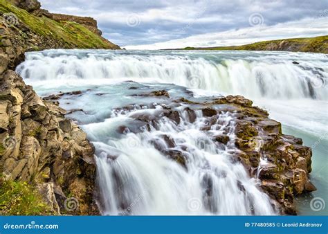Gullfoss Wasserfall In Der Schlucht Von Hvita Fluss Island Stockbild