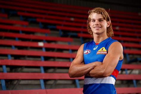 Out of the front is equal numbers, so the dogs have an opportunity usually to get down in the defense. Q & A | Bailey Smith - westernbulldogs.com.au