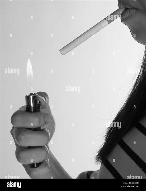 Smoking Girl Lighter High Resolution Stock Photography And Images Alamy