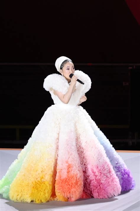 Tokio 2020 El Vestido De La Cantante Misia Firmado Por Tomo Koizumi