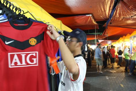 In your city or country to also experiencepasar borong wakaf che yeh (night market).promoting your link also lets your audience know that you are featured on a rapidly growing travel site.in addition, the more this page is used, the. Explore Kelantan... Places of Interest