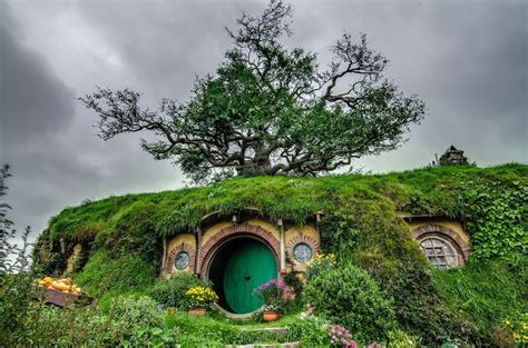 Top 25 Things To Do In New Zealand Tolkien Casa Do Hobbit The Hobbit