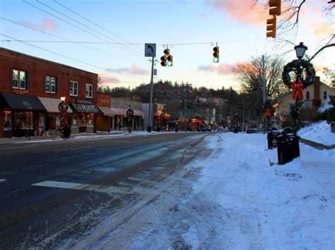 Americas Prettiest Winter Towns Best Places To Travel Blowing Rock