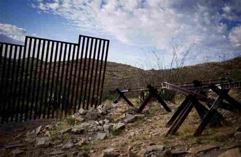 Us Mexico Border Crossing Grows More Dangerous Npr