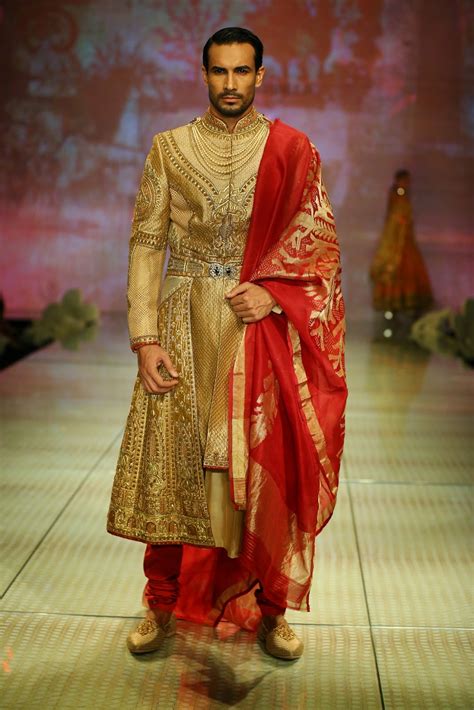 Modern Mughals By Tarun Tahiliani Bmw India Bridal Fashion Week 2014 The Shopaholic Diaries