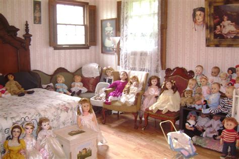 Doll Room Bizarre Photos Creepy Dolls Creepy