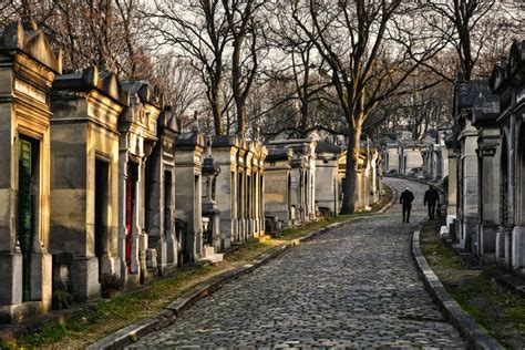 8 Of The Most Beautiful Cemeteries Around The World