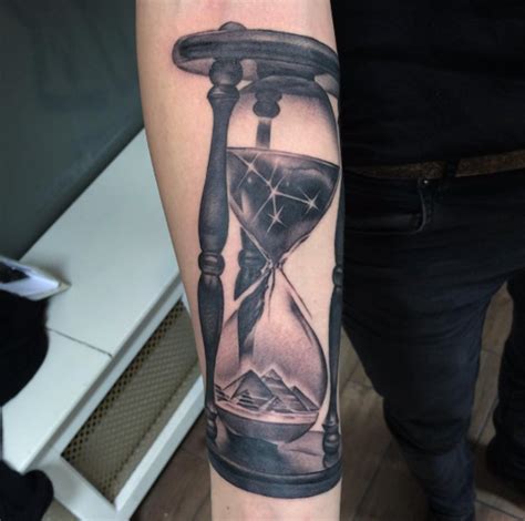 50 Amazing Hourglass Tattoos And Meanings TattooBlend