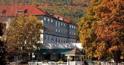 The Top 5 Perfect Fall Foliage Spots In Lake George