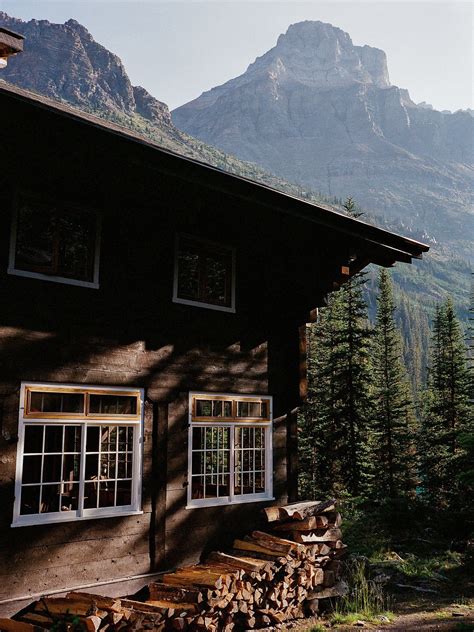 Lodge And Dine — Lake Ohara Lodge